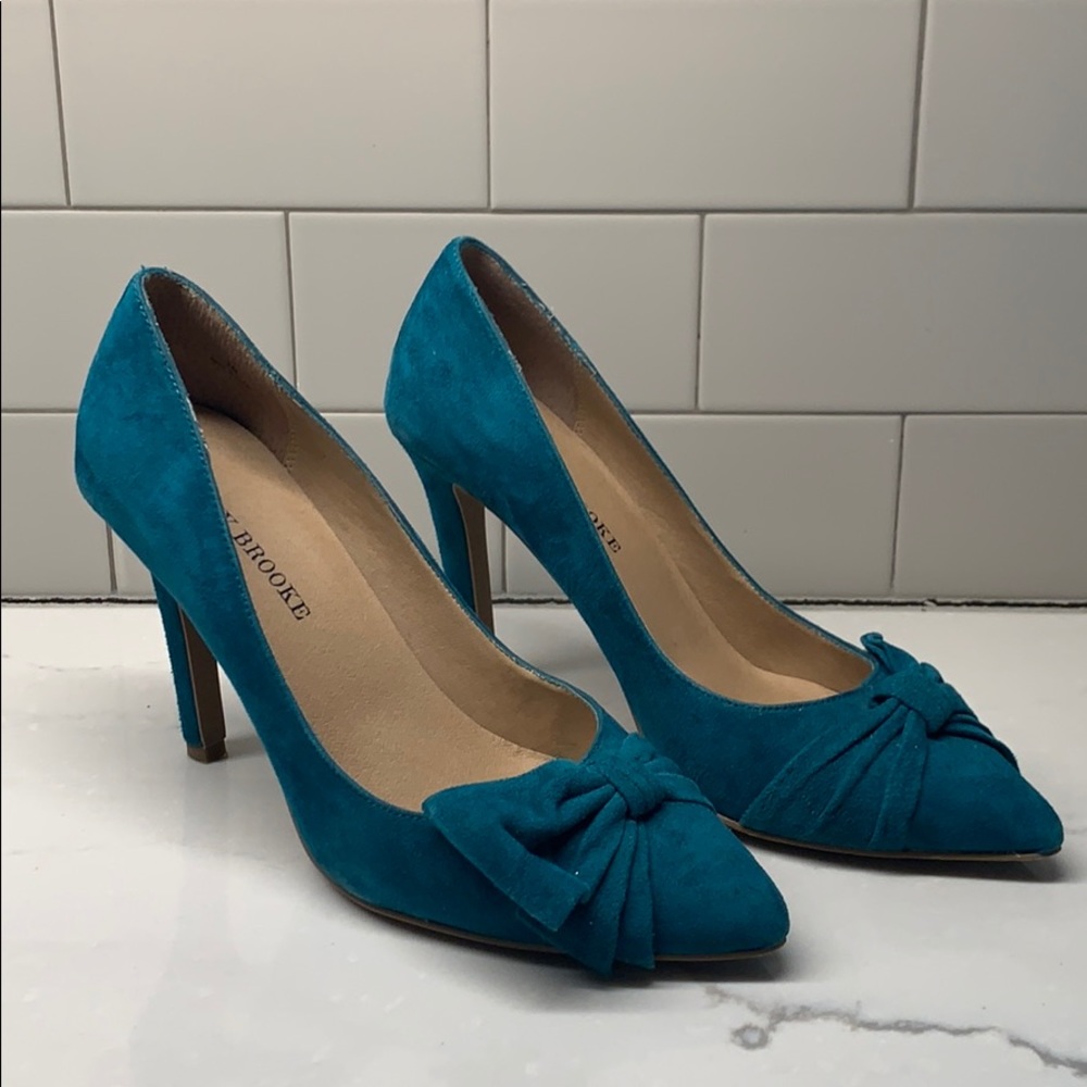 Audrey Brooke Teal Suede Pumps